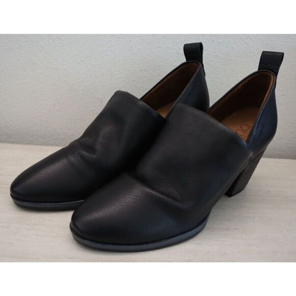 Bueno B2372-001 Women Sz 38 US 8 Black Leather Kesia Ruched Detail Booties - Picture 2 of 10